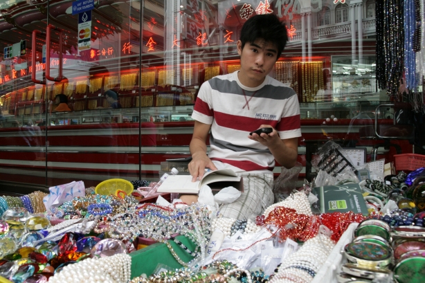 2-złoto w chińskiej dzielnicy złoto i tandeta w Chinatown