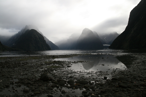 9a Milford Sound - najsłynniejszy fiord Nowej Zelandii.