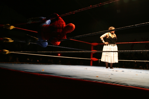 6 Spiderman contra La Loca.